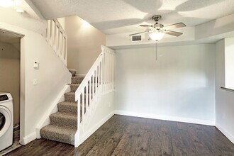 Mission Lakes in Tamarac, FL - Foto de edificio - Interior Photo