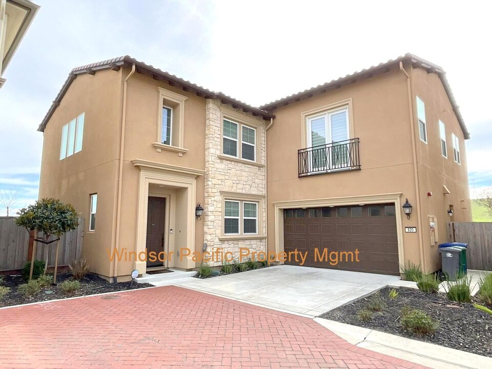 820 Bergamot Ct in San Ramon, CA - Building Photo