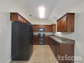 12220 Hunters Crossing Ln in Burleson, TX - Building Photo - Building Photo