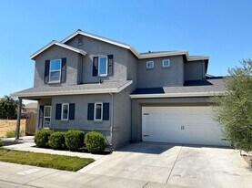1329 Hermosa Dr in Merced, CA - Building Photo