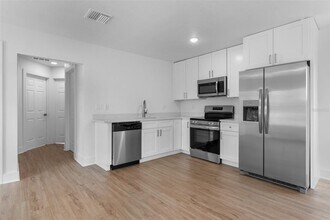 5051 43rd St S in St. Petersburg, FL - Building Photo - Building Photo