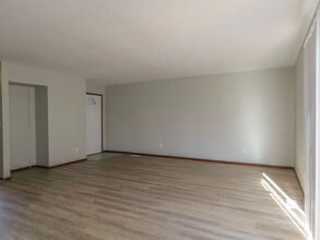 205 3rd St in Gaston, OR - Building Photo - Building Photo