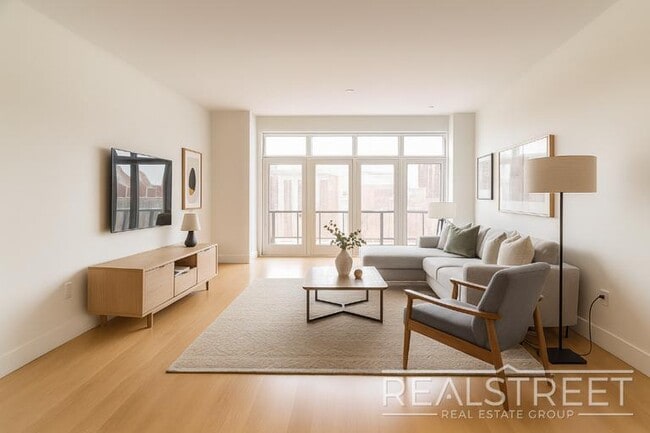 LUXURY Giant 2 BED LOFT in Queens! in Queens, NY - Building Photo - Building Photo