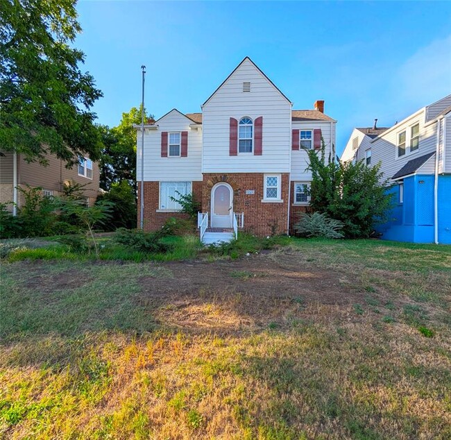 property at 2712 NW 27th St