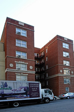 267 W 70th St in New York, NY - Building Photo - Building Photo