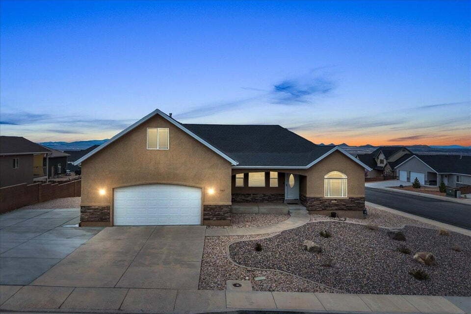 2367 Monarch Cir in Cedar City, UT - Building Photo