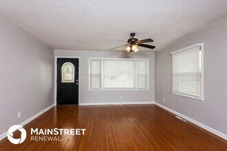 7706 Poinsettia Dr in Louisville, KY - Building Photo - Building Photo