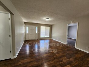 1600 Garden Ln in Cookeville, TN - Foto de edificio - Building Photo