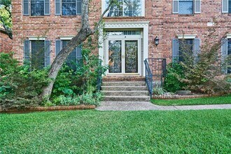 9101 Middlebie Dr in Austin, TX - Building Photo - Building Photo