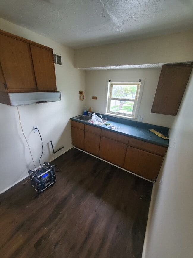 370 Cole Ave, Unit 1 in Akron, OH - Foto de edificio - Building Photo