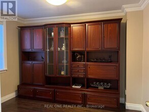 134 Avondale Ave in Toronto, ON - Building Photo - Building Photo