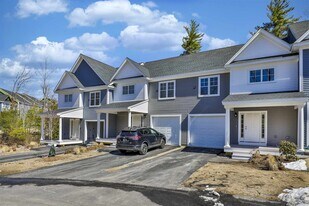 181 Knollwood Way in Manchester, NH - Building Photo