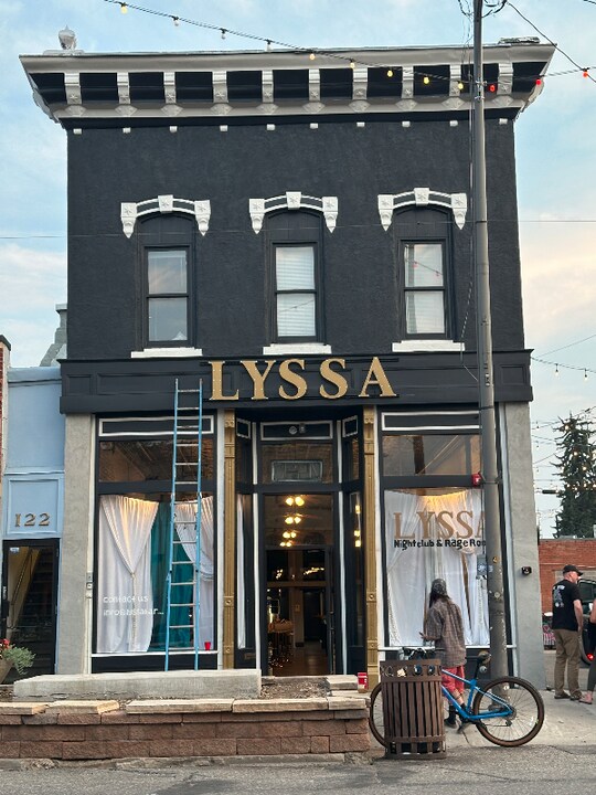 122 E 4th St in Loveland, CO - Building Photo