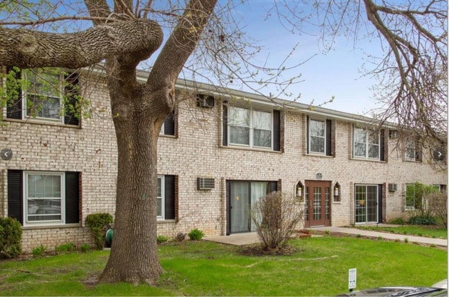 property at 1027 Smetana Rd