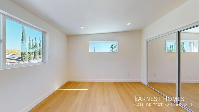 6445 Satsuma Ave in Los Angeles, CA - Building Photo - Building Photo