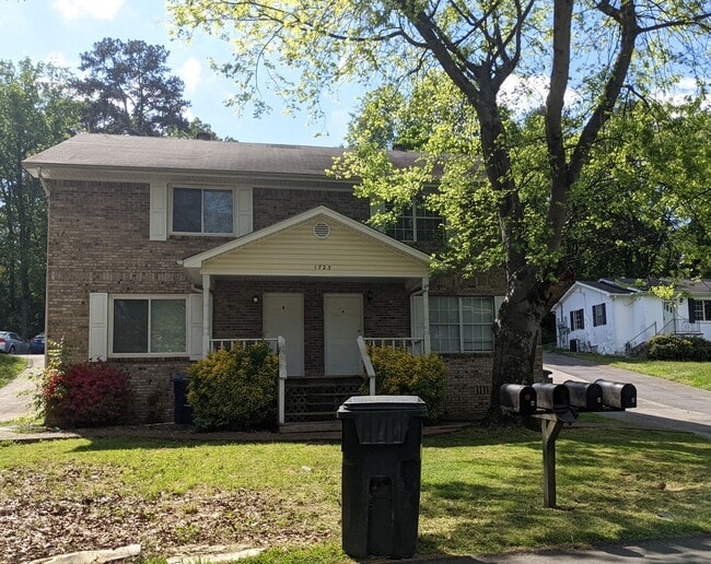 property at 1723 S Seminole Dr