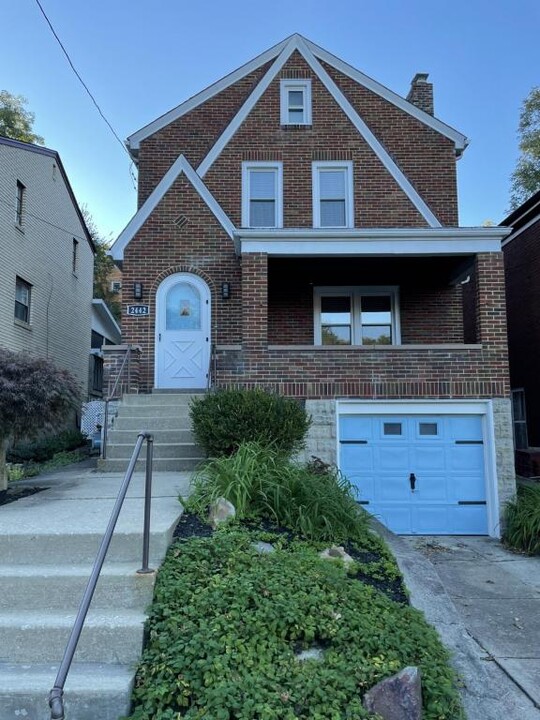 2442 Starkamp St in Pittsburgh, PA - Building Photo