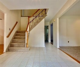 21 Fairway Dr in Centereach, NY - Building Photo - Building Photo