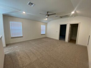 10704 Fulton Ave in Austin, TX - Building Photo - Building Photo