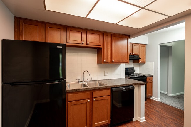 Fountainview East Apartments in Amherst, NY - Foto de edificio - Building Photo