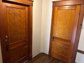 3330 Gillham Rd, Unit #2 in Kansas City, MO - Building Photo - Building Photo