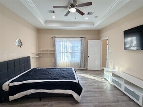 8002 Brandon St in Houston, TX - Building Photo - Building Photo