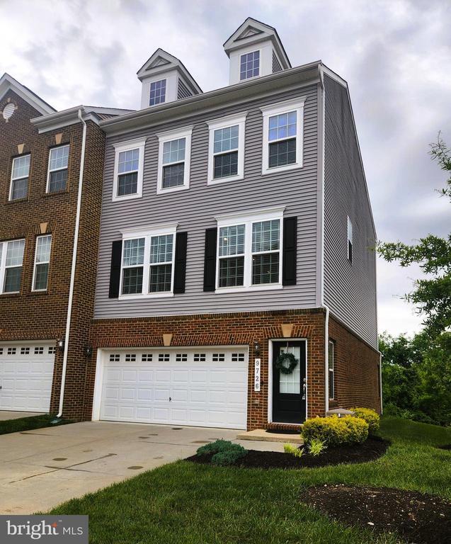 property at 9726 Glassy Creek Way