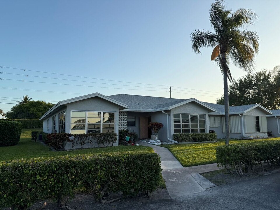 14676 Canalview Dr in Delray Beach, FL - Building Photo