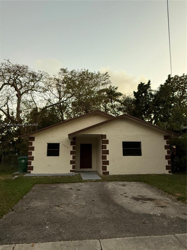 3636 William Ave in Miami, FL - Building Photo - Building Photo