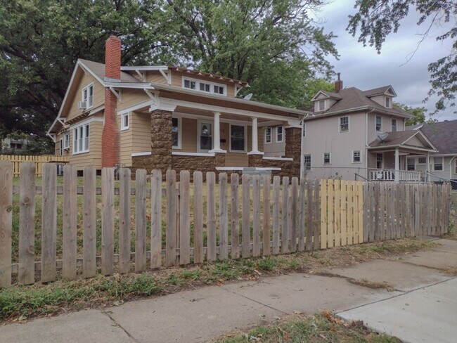 5716 Virginia Ave in Kansas City, MO - Building Photo - Building Photo