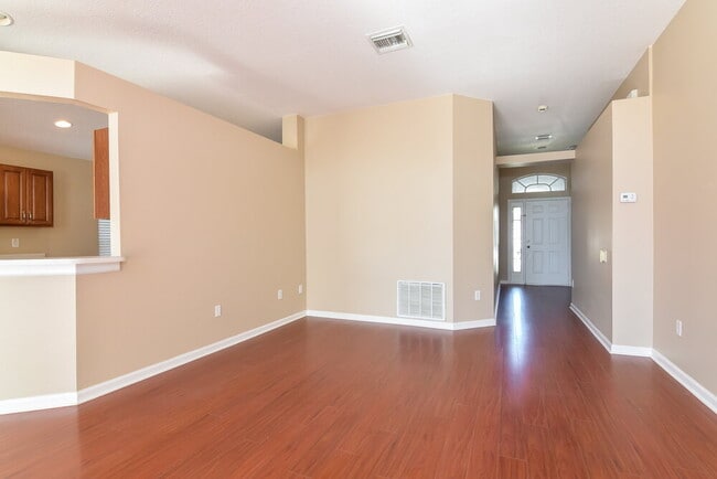 30410 Randall Manor St in Wesley Chapel, FL - Foto de edificio - Building Photo