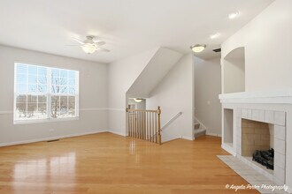 228 Station Park Cir in Grayslake, IL - Building Photo - Building Photo