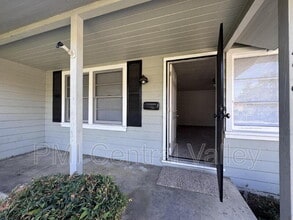 28 W Geary St in Stockton, CA - Building Photo - Building Photo