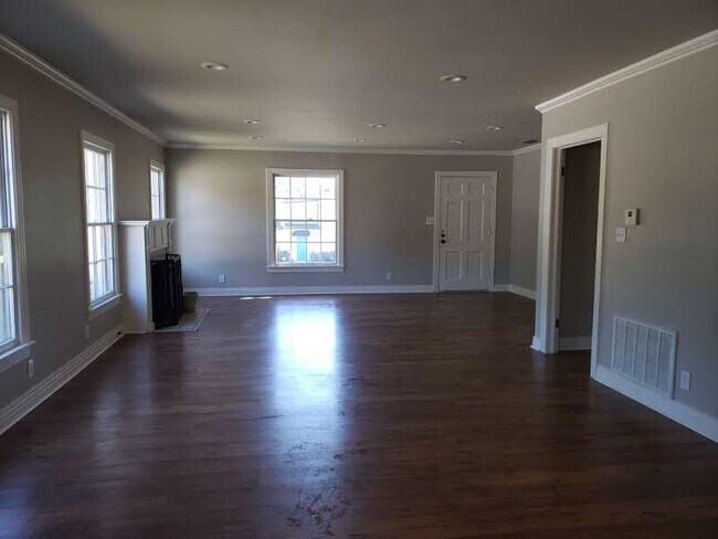1521 S Wall Ave in Tyler, TX - Building Photo - Building Photo
