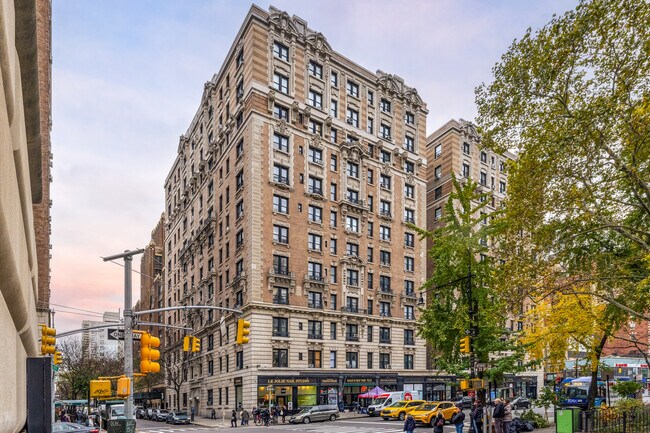 Van Dyck Apartments in New York, NY - Building Photo - Building Photo
