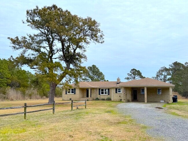 1301 Munden Rd in Virginia Beach, VA - Building Photo - Building Photo