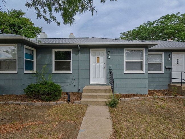 property at 123 W Grant Ave