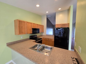 516 SE 5th Pl in Cape Coral, FL - Building Photo - Building Photo