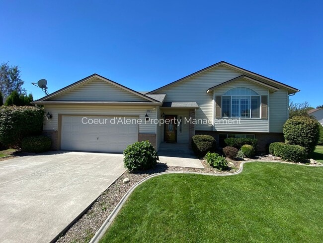property at 8715 N Rude St
