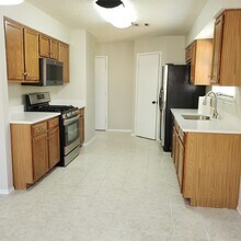 8440 Fern Bluff Ave in Round Rock, TX - Building Photo - Building Photo