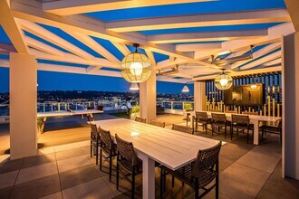 The Summit at Lake Union in Seattle, WA - Building Photo - Building Photo