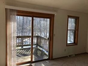 3590 S Timber Trl in Suamico, WI - Building Photo - Building Photo