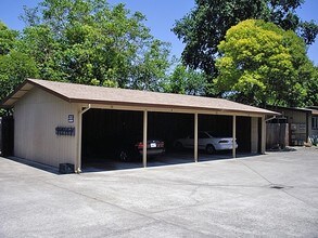 1204-1218 Morgan St in Santa Rosa, CA - Foto de edificio - Building Photo