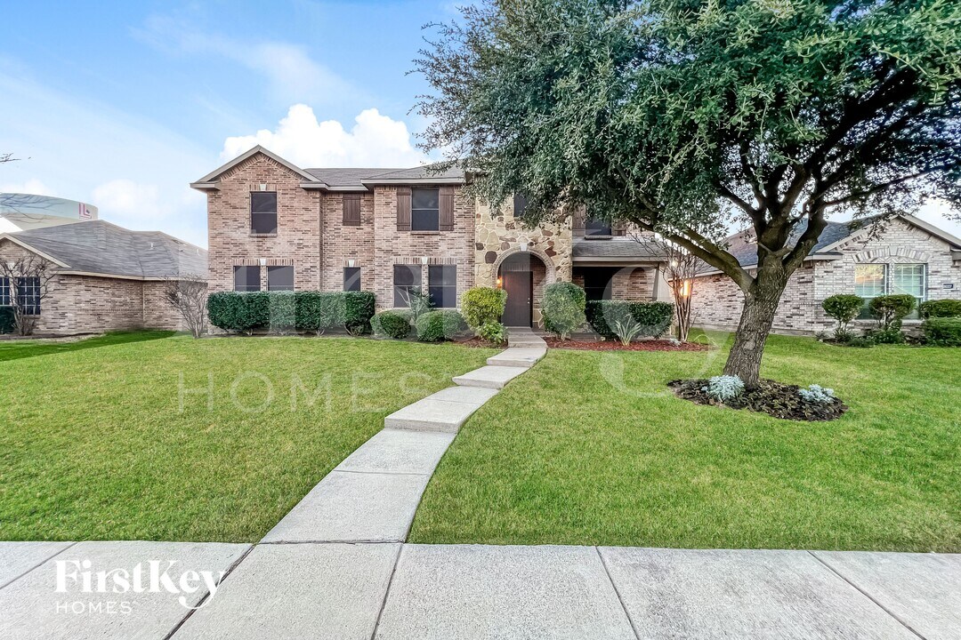 2023 Godiva St in Lancaster, TX - Building Photo