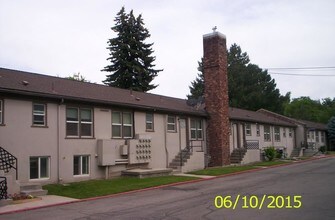 College Park Apartments in Caldwell, ID - Foto de edificio - Building Photo