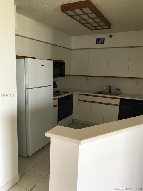 3400 NE 192 St-Unit -12G in Aventura, FL - Building Photo - Building Photo