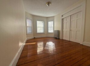 25 Forest St in Cambridge, MA - Building Photo - Building Photo