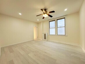 77-55 75th St-Unit -B in Queens, NY - Building Photo - Building Photo