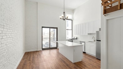307 W 121st St, Unit 4 in New York, NY - Building Photo - Building Photo