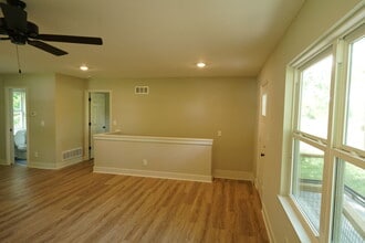 1104 N 1200 Rd in Lawrence, KS - Building Photo - Building Photo